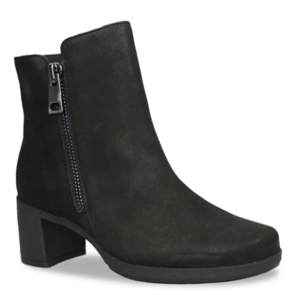 Munro Devon women's double zip bootie NEW WITH TAGS